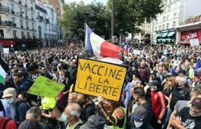 TheBunkerNoticias | 80 mil personas se manifiestan en Francia contra pase sanitario