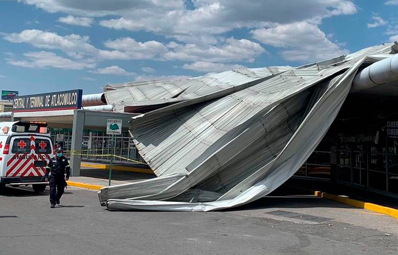TheBunkerNoticias | Se desploma techo de la terminal de Atlacomulco