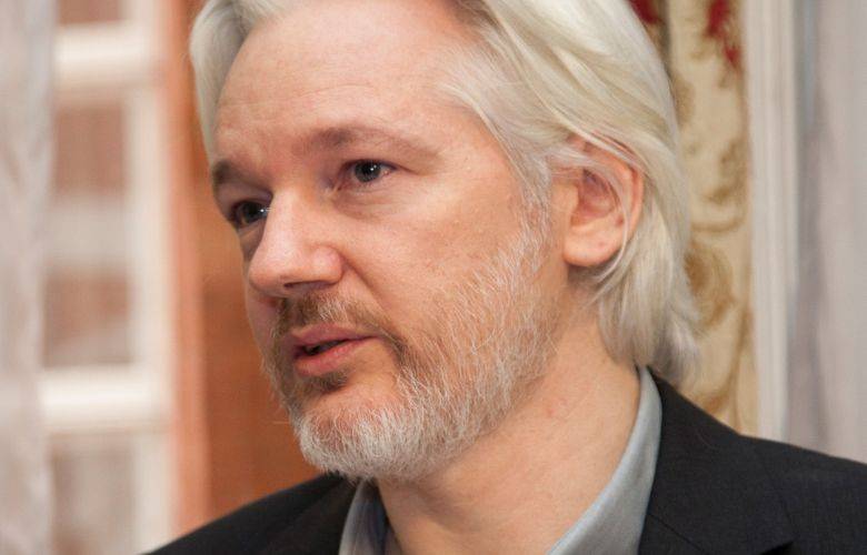 Gran Bretaña firma decreto de extradición de Julian Assange a EUA