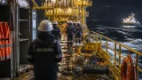 Asaltan plataforma de bombeo en Ku Maloob Zaap; sustraen equipo vital y despojan a trabajadores