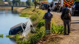 Choque en canal de Las Haciendas deja a una mujer rescatada y a un hombre desaparecido