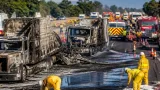 Incendio de tractocamiones en la Calpulalpan–Apizaco deja un muerto y cierre vial