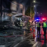 Siete venezolanos mueren tras choque e incendio entre camioneta y bus en Santiago de Chile