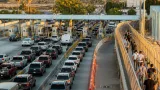 Tecate: garita registra hasta 2:30 horas de espera; cruces peatonales permanecen ágiles