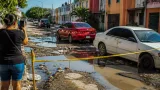 Vecinos de Siglo XXI denuncian calles convertidas en “cráteres” tras 25 años de peticiones ignoradas