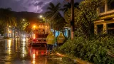 Zihuatanejo: tormenta eléctrica causa apagones, encharcamientos y caída de ramas en el centro