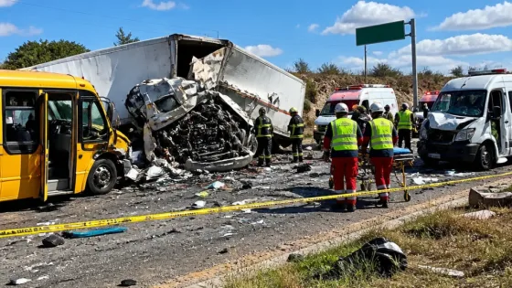 Accidente en entronque El Pino deja un muerto y 12 lesionados en Cuauhtémoc