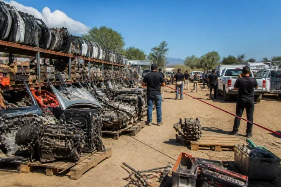 Cateo en Xalisco revela centro de desmantelamiento con 91 vehículos reportados como robados