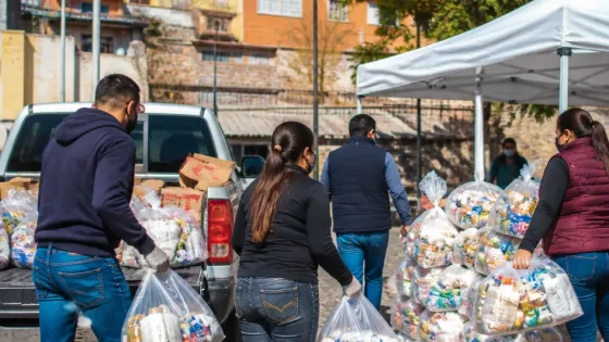 DIF Nogales entrega apoyos alimentarios a familias vulnerables en varias colonias y ejidos