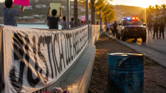 Pintas y reclamos por el asesinato del ambientalista «Alex Serna» sacuden Zihuatanejo