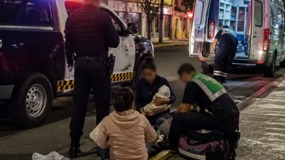Policía Turística de Zapopan asiste parto de emergencia en la colonia Constitución