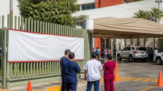 Trabajadores del ISSSTE mantienen protesta en Chilpancingo por insumos y obras