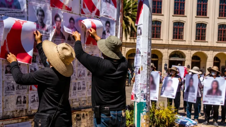 Aspirantes de Morena piden disculpas tras cubrir fichas de búsqueda en Guerrero