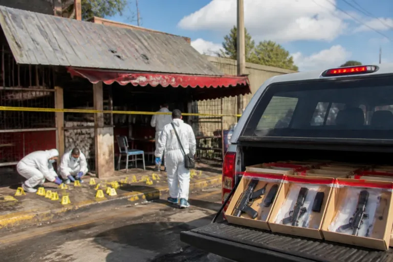 Ataque a taquería en Tecate: FGE indaga al CJNG; seis detenidos y armas aseguradas