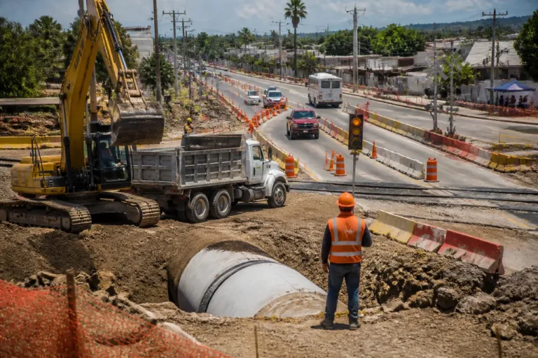 Avanza segunda línea del acueducto y ajustes viales en Ciudad Victoria