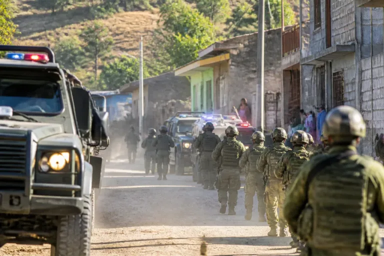 Balaceras y despliegue militar en la sierra de Chilpancingo movilizan a autoridades