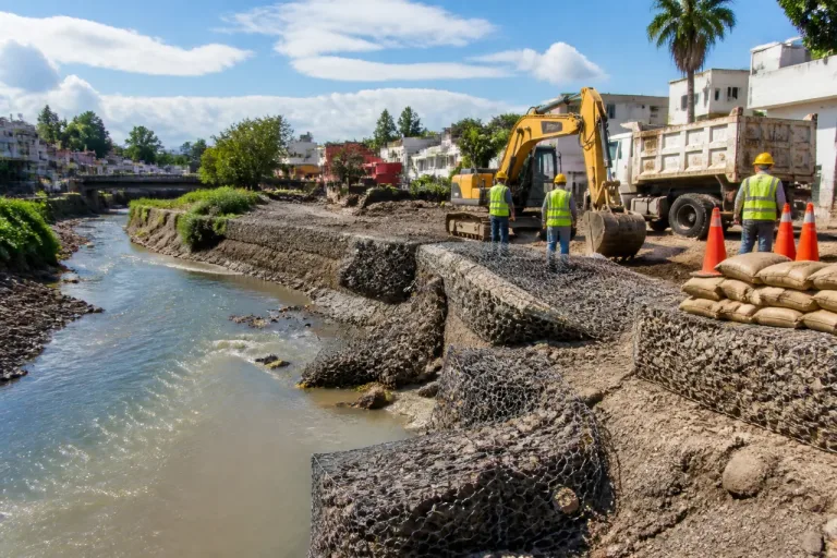 Conagua interviene muros gavión del río Orizaba tras daños por lluvias