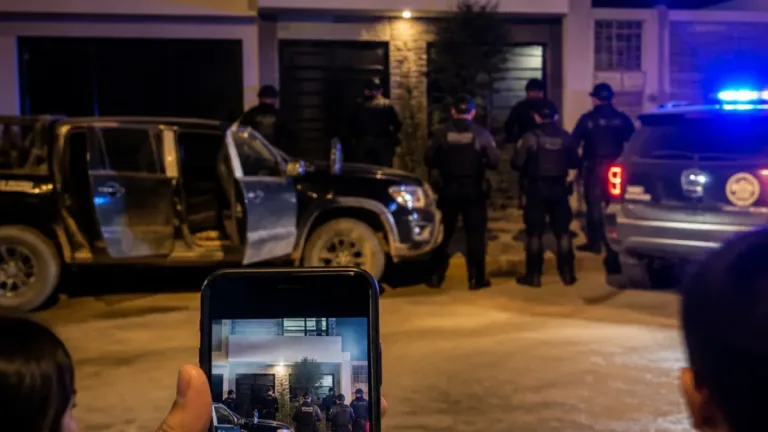 Detienen a tres presuntos implicados en intento de robo a domicilio; autoridades vinculan bandas foráneas