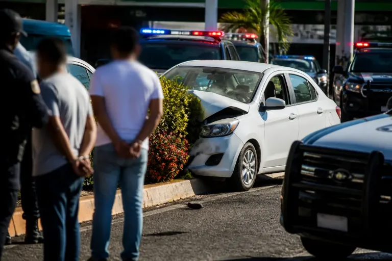 Detienen en Cuernavaca a pareja tras asalto en gasolinera y persecución en la ciudad