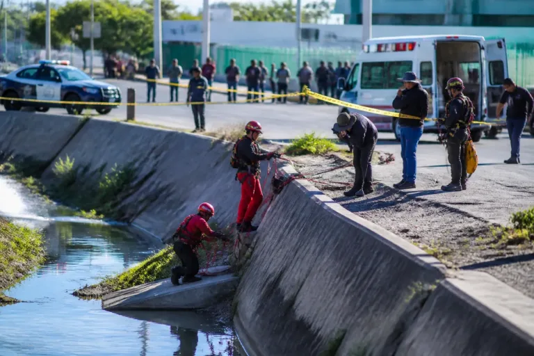 Hallan a adulto mayor sin vida en canal; cierres viales y peritajes en Zapopan