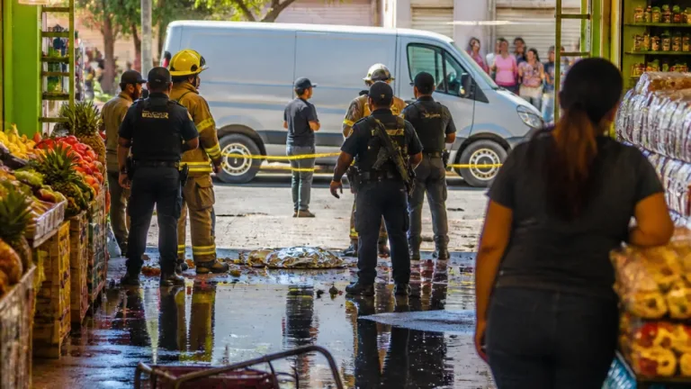 Hombre muere mientras compraba en el Mercado Alianza de Torreón