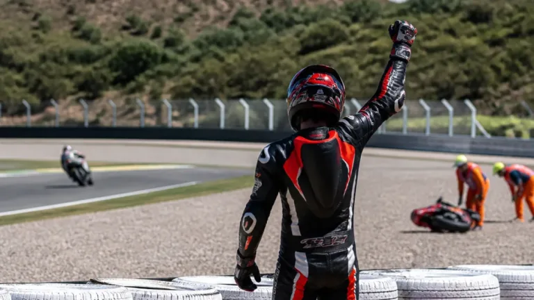Iguala: Márquez suma diez victorias en Sachsenring y empata un récord histórico