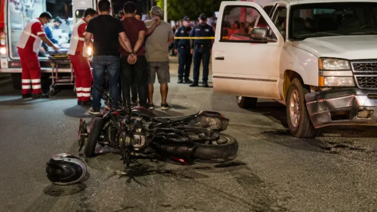 Joven queda grave tras choque en bulevar de Tepic; conductor fue detenido