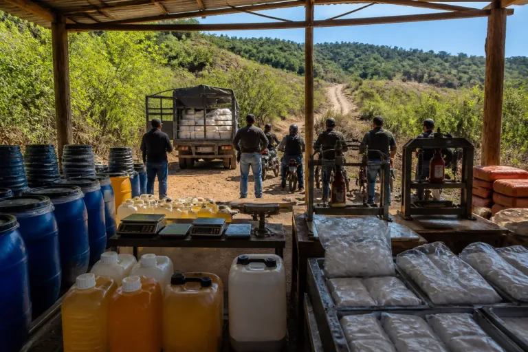 La violencia interna del Cártel de Sinaloa no detiene el envío de fentanilo a Estados Unidos: informe