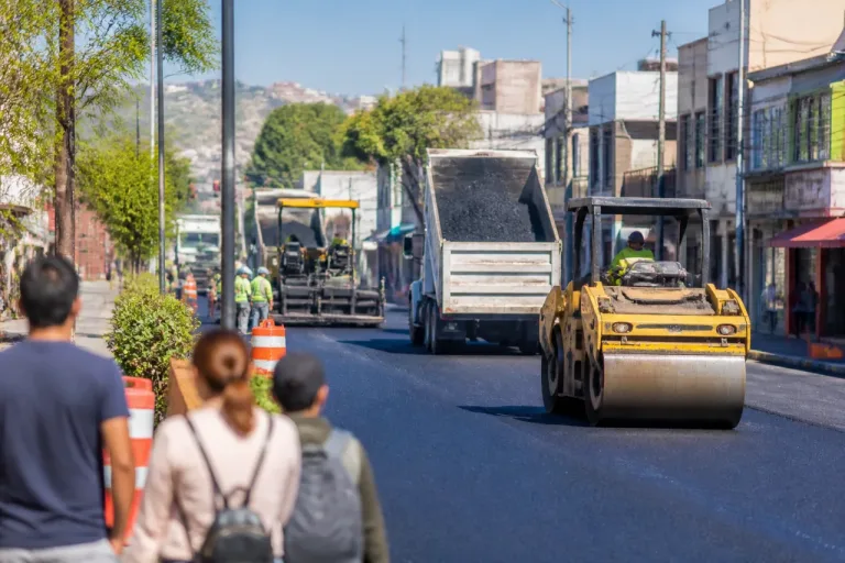 Morelia completa reencarpetamiento de avenida Quinceo y mejora circulación en la zona Norte