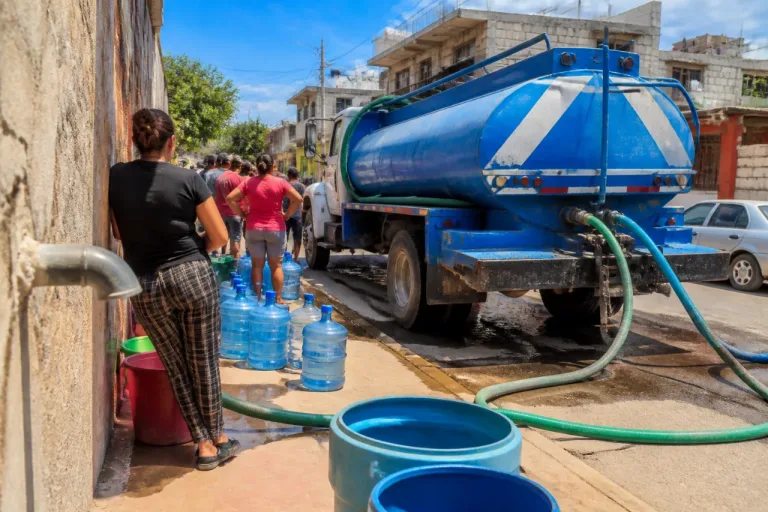 Nezahualcóyotl: recorte de agua afecta a más de 200 mil; anuncian apoyo con pipas