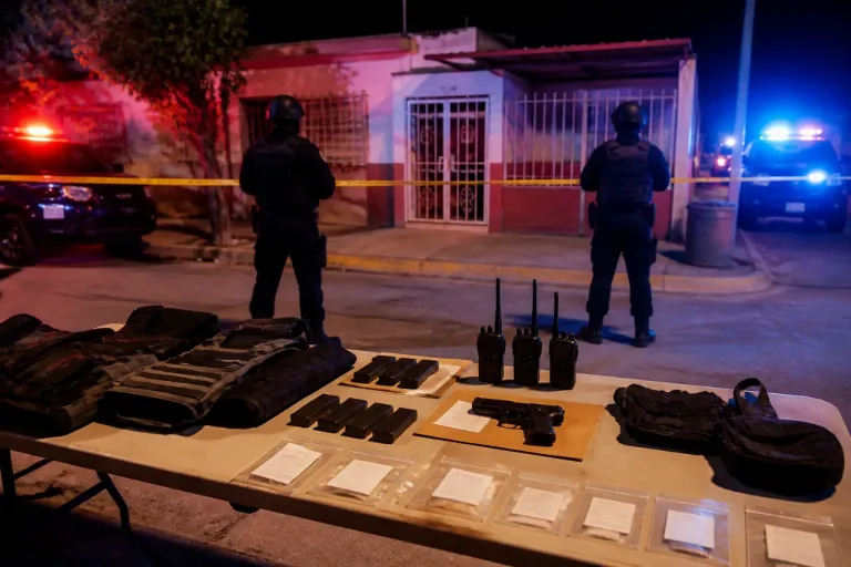Operativo en Ciudad Obregón: cateo en Miravalle deja detenidos, armas y droga