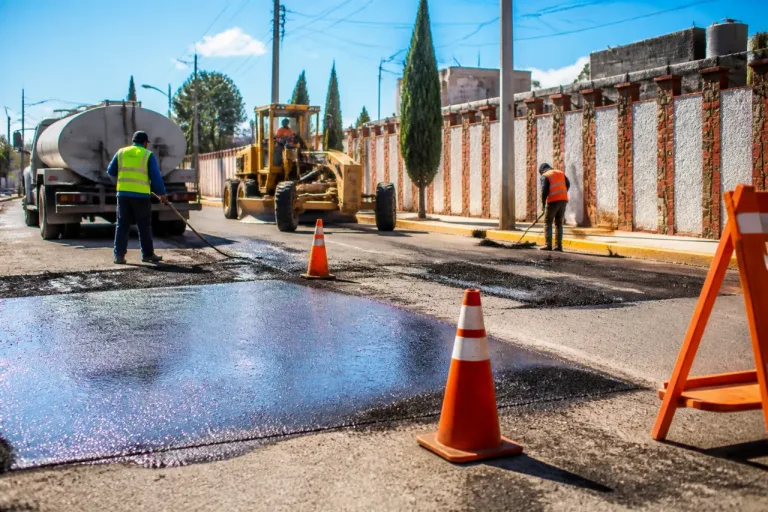 Tlaxcala: Ayuntamiento realiza bacheo en la Unidad Habitacional de la UAT en Ocotlán