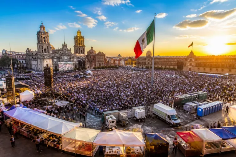 Zócalo de la Ciudad de México registra más de 2 millones de asistentes al Fan Fest del Mundial